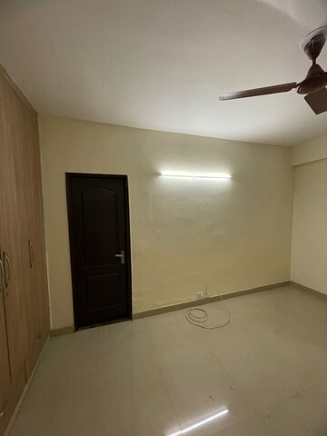 Room in 2 BHK Builder Floor at Cosmos Floors, Sector 52 – for Rent
