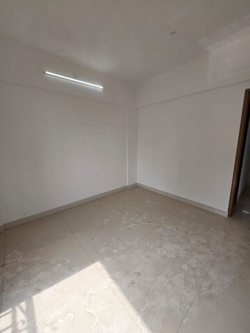 Master Bedroom in 1 BHK Apartment at Shree Riddhi Siddhi Sumukh Hills, Kandivali East – for Rent