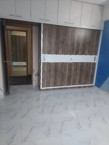 Room in 2 BHK Apartment at Poddar Palm Meadows, Makarba – for Rent