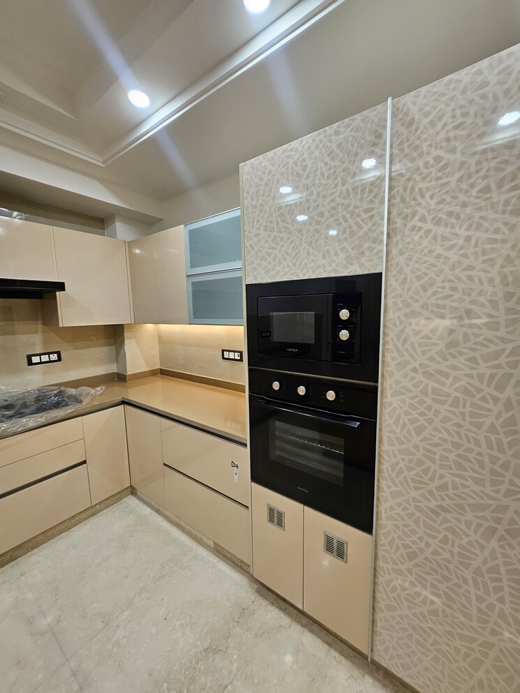 Kitchen, new rajinder nagar 4 Bedroom 375 Sq.Yd. Builder Floor In New Rajinder Nagar Delhi 7971026