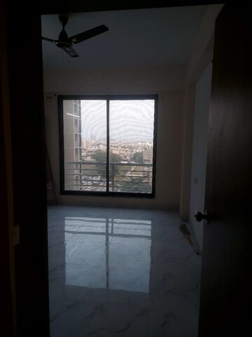 Room in 2 BHK Apartment at Poddar Palm Meadows, Makarba – for Rent