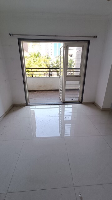 Room in 2 BHK Apartment at Katraj – for Rent