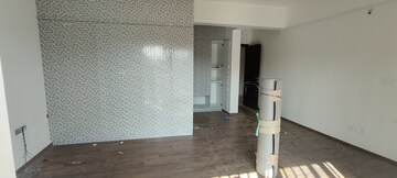 Room in 3.5 BHK Apartment at Century Breeze, Jakkuru – for Rent