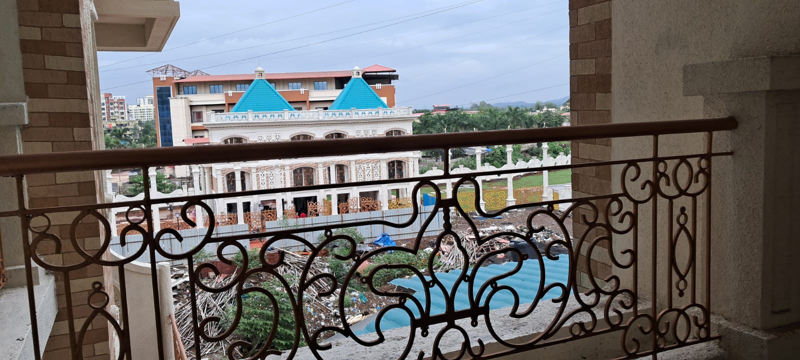 2 BHK Apartment For Sale in Tharwani Vedant Imperial Apartment