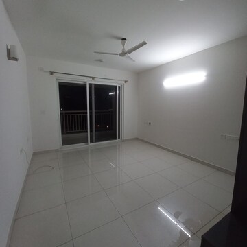 Room in 2 BHK Apartment at Kolte Patil Raaga, Hennur Road – for Rent