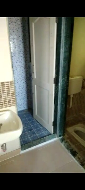 Building Lobby in 1 BHK Apartment at Swapnapurti CHS Kharghar, Kharghar – for Rent