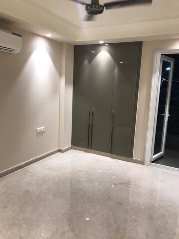 Room in 4 BHK Apartment at DLF Queens Court, Greater Kailash ii – for Rent
