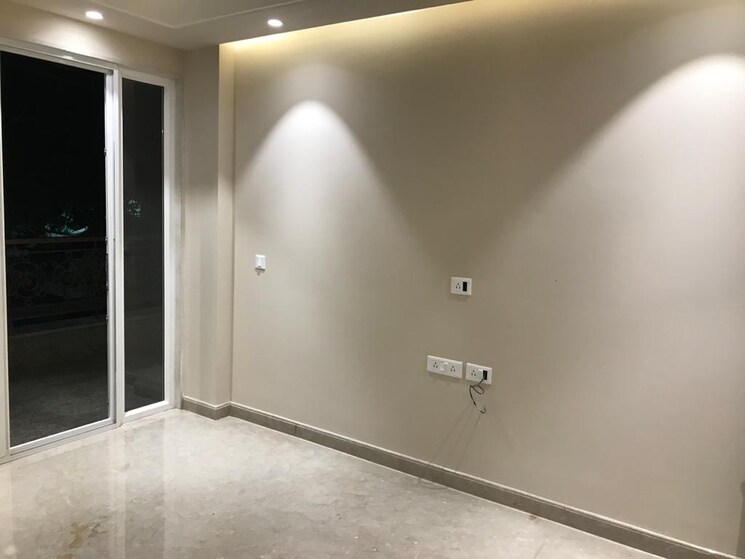 Room, dlf-queens-court 4 Bedroom 2700 Sq.Ft. Apartment In Greater Kailash ii Delhi 7971087