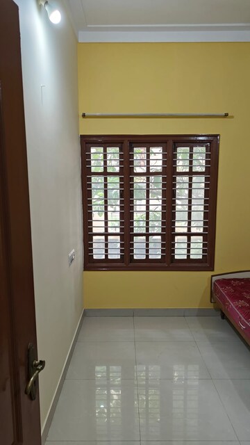 Room in 6+ BHK Independent House at Ombr Layout – for Sale