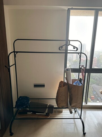 Furnished Amenities in 1 BHK Apartment at Bandra East – for Rent