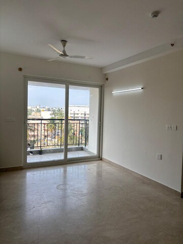 Room in 2 BHK Apartment at Prestige Misty Waters, Hebbal – for Rent