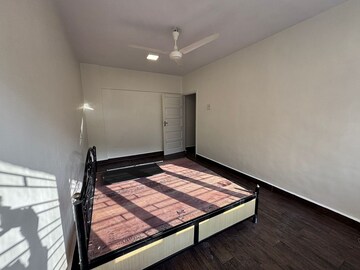 Bedroom in 1 BHK Apartment at Bandra West – for Rent