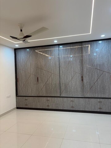 Furnished Amenities in 3 BHK Apartment at Kondapur – for Rent
