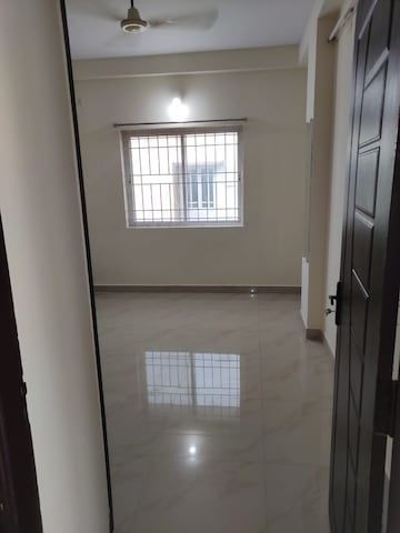 Room in 3 BHK Apartment at Mahadevpura – for Rent