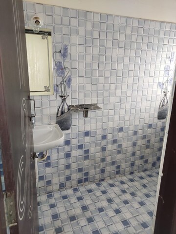 Bathroom in 3 BHK Apartment at Mahadevpura – for Rent