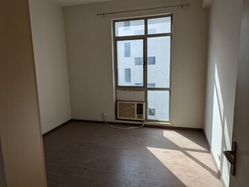 Room in 3 BHK Apartment at Vatika Lifestyle Homes, Sector 83 – for Sale