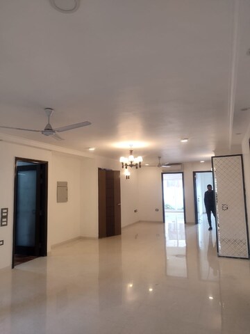 4 BHK Builder Floor For Rent in Sector 26a