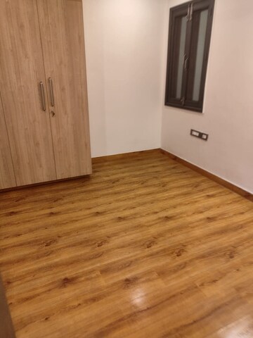  4 BHK Builder Floor at Sector 26a – for Rent