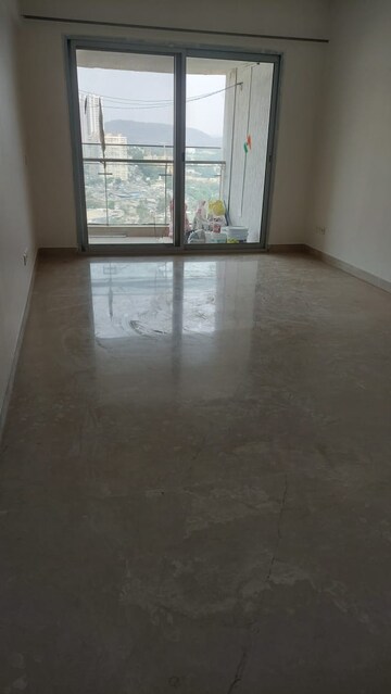 Room in 3 BHK Apartment at DB Orchid Woods, Goregaon East – for Rent