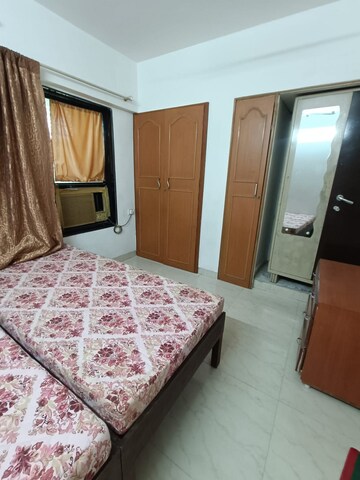 Bedroom in 2 BHK Apartment at Khar West – for Rent