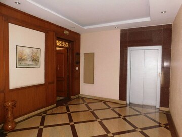 Room in 4 BHK Apartment at RMZ Woodsvale, Benson Town – for Sale
