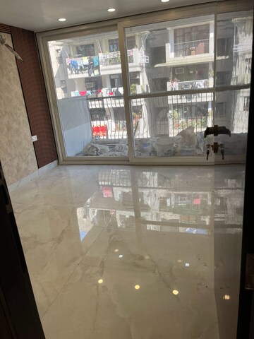 Room in 3 BHK Apartment at Sector 11 Dwarka – for Rent