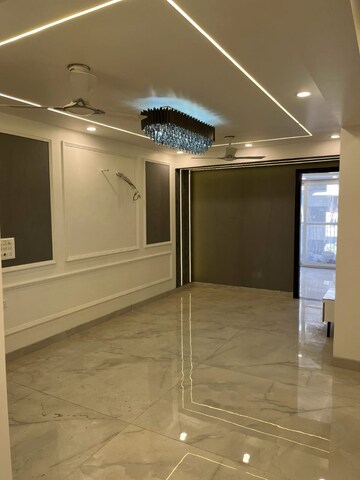Room in 3 BHK Apartment at Sector 11 Dwarka – for Rent