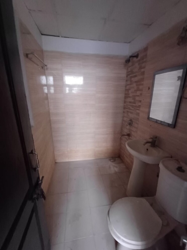 Bathroom, amrapali-zodiac 3 Bedroom 1550 Sq.Ft. Apartment In Sector 120 Noida 7971676