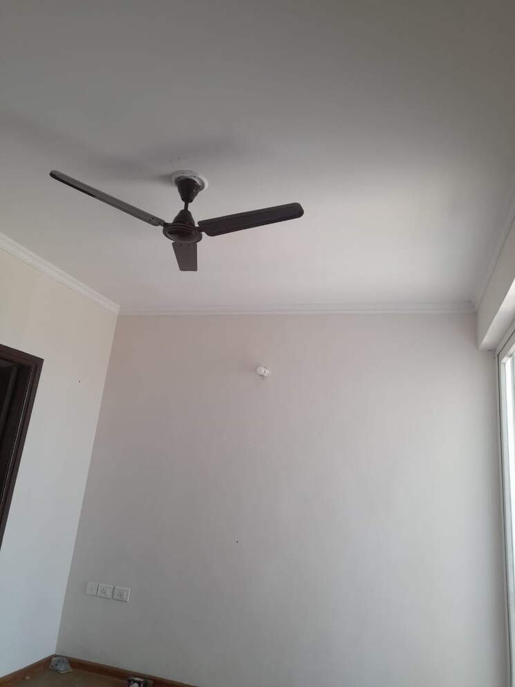 Room, amrapali-zodiac 3 Bedroom 1550 Sq.Ft. Apartment In Sector 120 Noida 7971676