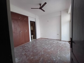 Room in 3 BHK Apartment at Amrapali Zodiac, Sector 120 – for Sale