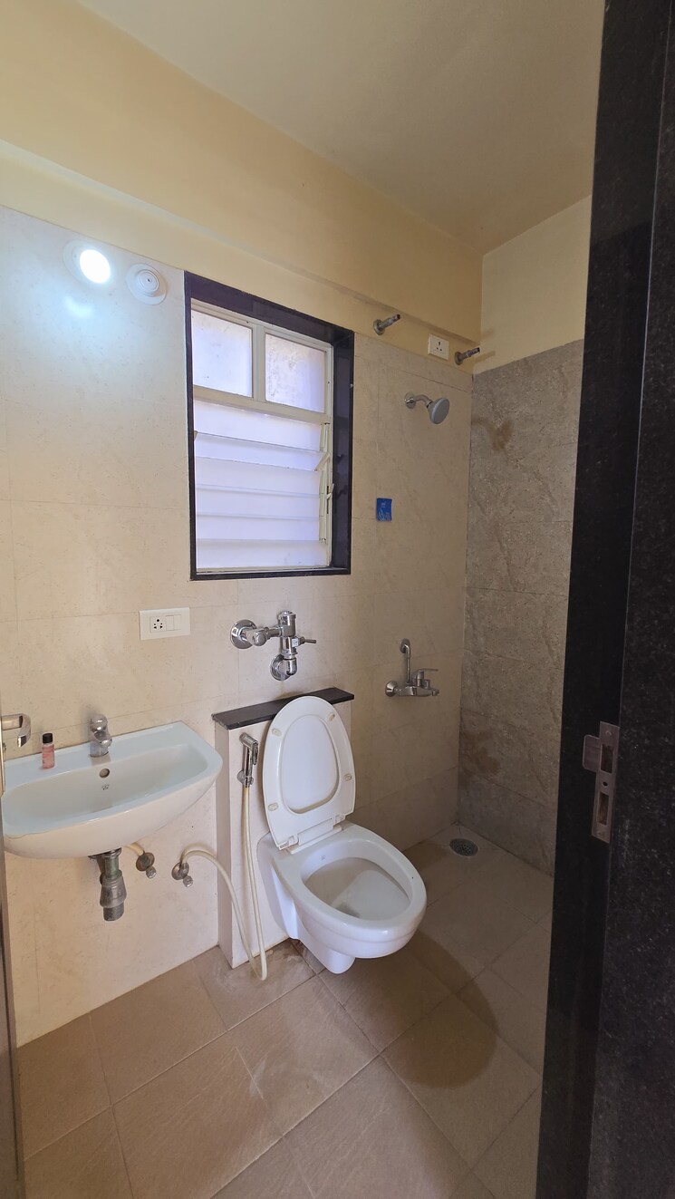 Bathroom, nyati-elan 2 Bedroom 553 Sq.Ft. Apartment In Wagholi Pune 7971666