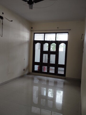 Room in 2 BHK Independent House at Vikas Nagar – for Rent