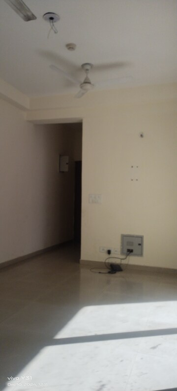 Room in 2 BHK Apartment at Mahagun Mywoods, Sector 16c Greater Noida – for Sale