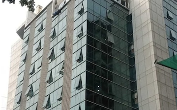 Showroom For Sale in Laxman Nagar