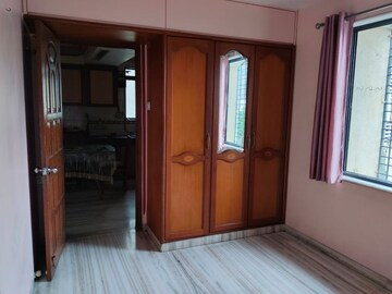 Room in 2 BHK Apartment at Dadar West – for Rent
