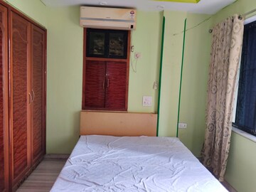 Bedroom in 2 BHK Apartment at Dadar West – for Rent