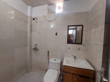 Master Bedroom in 3 BHK Builder Floor at Sector 28 – for Rent