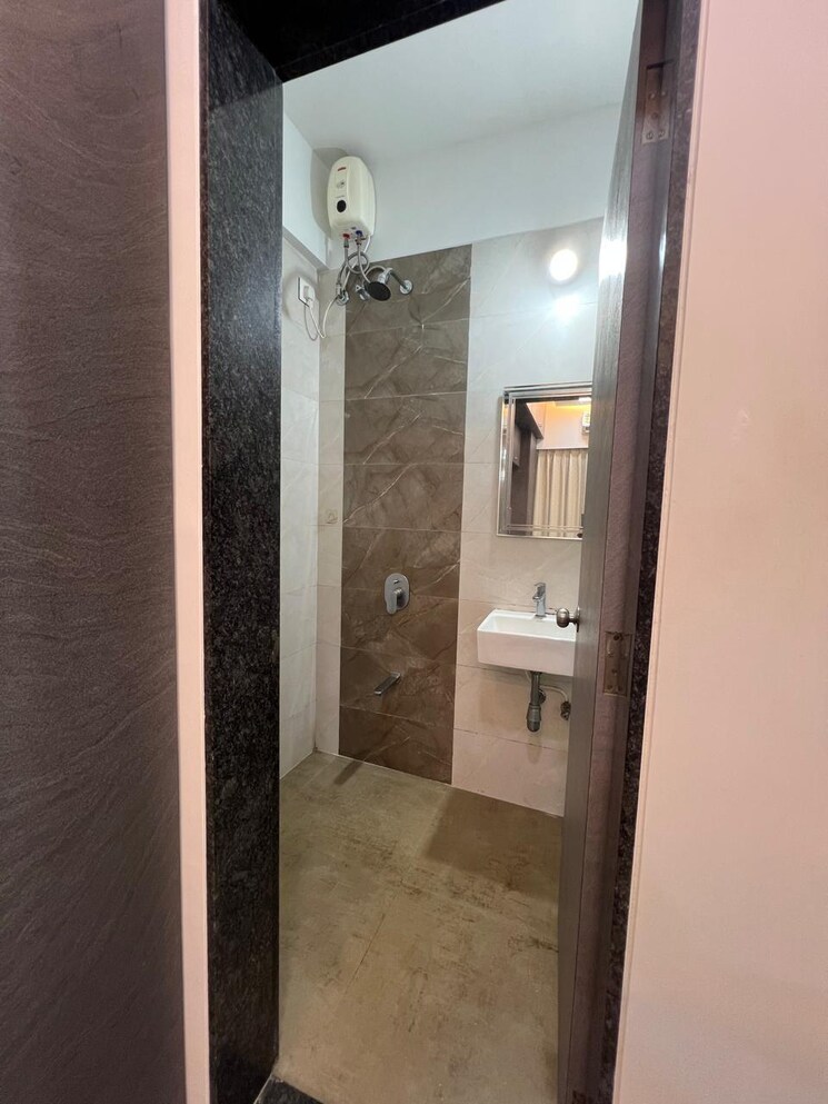 Attached Bathroom, sd-siennaa-wing-d 3 Bedroom 900 Sq.Ft. Apartment In Kandivali East Mumbai 7971715