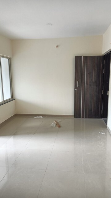 Room in 2 BHK Apartment at Vedant Kingston Aura, Hadapsar – for Rent