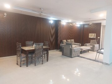 Master Bedroom in 3 BHK Builder Floor at Sector 28 – for Rent