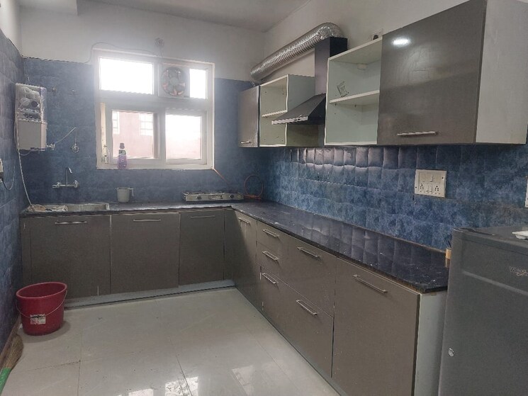 Kitchen, sector 28 3 Bedroom 300 Sq.Yd. Builder Floor In Sector 28 Gurgaon 7971733