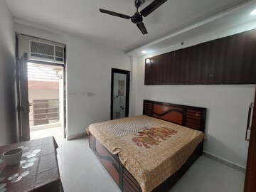 Bedroom in 3 BHK Builder Floor at Sector 28 – for Rent