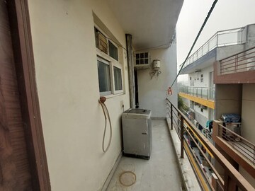 Master Bedroom in 3 BHK Builder Floor at Sector 28 – for Rent