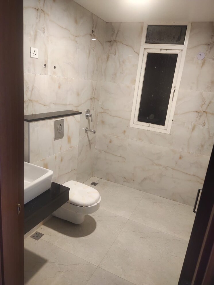 Bathroom, omaxe-lake 3 Bedroom 1690 Sq.Ft. Apartment In North Mullanpur Chandigarh 7971735