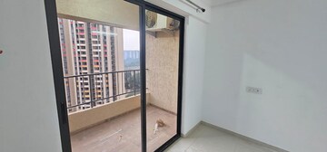 Room in 2 BHK Apartment at Shapoorji Pallonji Joyville Hadapsar Annexe, Hadapsar – for Rent