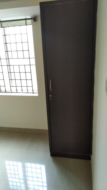 Room in 2 BHK Apartment at Doddanekkundi – for Rent