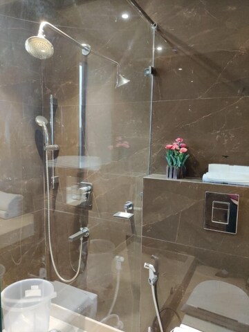Furnished Amenities in 6+ BHK Independent House at Maharani Bagh – for Sale