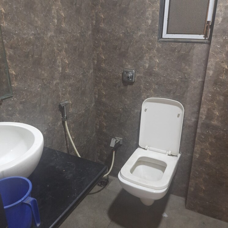 Bathroom, earth-building 2 Bedroom 725 Sq.Ft. Apartment In Matunga East Mumbai 7971801