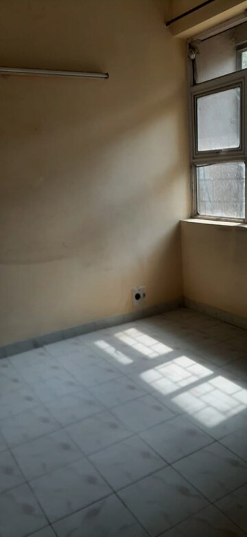Room in 3.5 BHK Builder Floor at Orchid Island, Sector 51 – for Rent