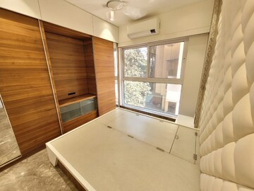 Bedroom in 4 BHK Apartment at Chembur – for Rent